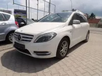 Gebraucht Mercedes B200 156 PS (114 kW) 2012 Calcitweiss  unilack Kleinwagen