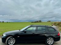 Gebraucht BMW 320 163 PS (119 kW) 2007 Schwarz Kombi