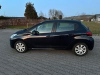 Gebraucht Peugeot 208 82 PS (60 kW) 2017 Blau Kleinwagen