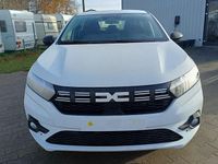 Neu Dacia Sandero Journey 91 PS (66 kW) 2025 Weiß Limousine