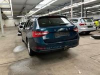 Gebraucht Skoda Superb Ambition 150 PS (110 kW) 2020 Blau Kombi