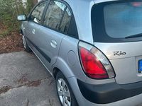 Second-hand Kia Rio 97 CP (71 kW) 2010 Argintiu Berlinǎ