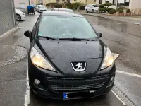 Gebraucht Peugeot 207 95 PS (69 kW) 2012 Schwarz Limousine