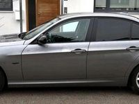 Gebraucht BMW 325 218 PS (160 kW) 2009 Grau Limousine