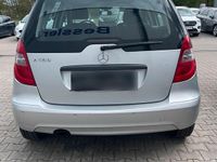 Gebraucht Mercedes A160 95 PS (69 kW) 2012 Silber Kleinwagen