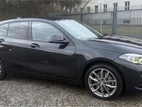 Gebraucht BMW 120 Sport Line 190 PS (139 kW) 2023 Schwarz Kleinwagen