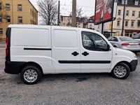 Gebraucht Fiat Doblò 101 PS (74 kW) 2009 Weiß Van / Kleinbus