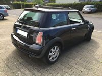 Second-hand Mini ONE 122 CP (89 kW) 2005 Negru Hatchback