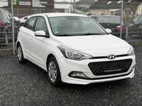 Gebraucht Hyundai i20 75 PS (55 kW) 2016 Weiß Limousine