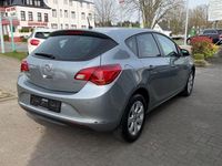 Gebraucht Opel Astra Style 140 PS (102 kW) 2015 Silber Limousine