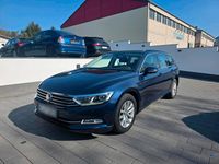 Gebraucht VW Passat 120 PS (88 kW) 2017 Blau Kombi