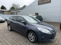 Gebraucht Ford Focus Trend 125 PS (91 kW) 2011 Grau Limousine