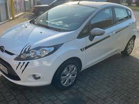 Gebraucht Ford Fiesta 83 PS (61 kW) 2011 Weiß Kleinwagen