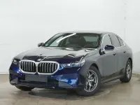 Gebraucht BMW 520 Sport Line 197 PS (144 kW) 2025 Blau Limousine