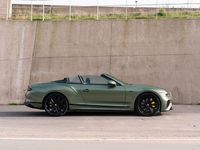 Neu Bentley Continental 650 PS (478 kW) 2026 Grün Cabrio