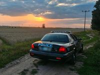 Second-hand Ford Crown 250 CP (183 kW) 2011 Negru Berlinǎ