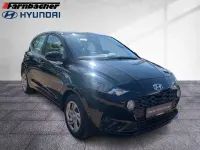 Gebraucht Hyundai i10 Select 67 PS (49 kW) 2022 Phantom black / met Kleinwagen