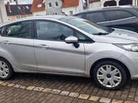 Gebraucht Ford Fiesta Trend 95 PS (69 kW) 2011 Silber Kleinwagen