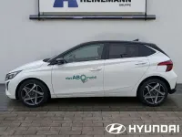 Gebraucht Hyundai i20 Prime 101 PS (74 kW) 2025 Atlas white / phantom black Kleinwagen