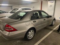 Gebraucht Mercedes 200 116 PS (85 kW) 2003 Silber Limousine