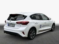 Gebraucht Ford Focus ST-Line 125 PS (91 kW) 2023 Lackierung: uni frost weiß Limousine