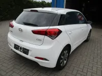 Gebraucht Hyundai i20 Passion 101 PS (74 kW) 2018 Weiß Limousine