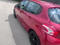 Gebraucht Peugeot 208 Active 95 PS (69 kW) 2012 Rot Kleinwagen