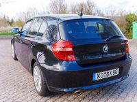 Gebraucht BMW 118 143 PS (105 kW) 2010 Schwarz Kleinwagen
