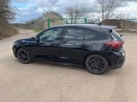 Gebraucht Ford Focus ST-Line 125 PS (91 kW) 2023 Schwarz Limousine