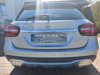Gebraucht Mercedes GLA180 122 PS (89 kW) 2017 Silber SUV