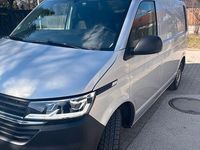 Gebraucht VW Transporter 150 PS (110 kW) 2021 Silber Van