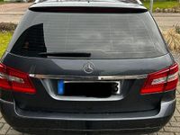 Gebraucht Mercedes E220 Avantgarde 170 PS (125 kW) 2010 Grau Kombi