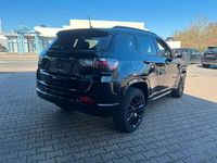 Gebraucht Jeep Compass 131 PS (96 kW) 2024 Schwarz SUV