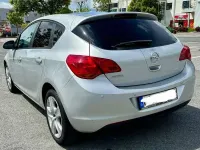 Gebraucht Opel Astra 120 PS (88 kW) 2011 Silber Limousine