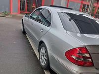 Gebraucht Mercedes E220 Elegance 150 PS (110 kW) 2002 Silber Limousine