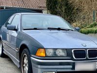 Gebraucht BMW 316 Basis 105 PS (77 kW) 1997 Violet Limousine
