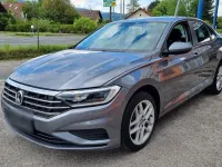 Gebraucht VW Jetta 150 PS (110 kW) 2019 Grau Limousine