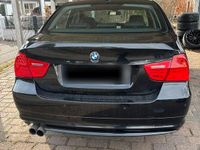 Gebraucht BMW 325 218 PS (160 kW) 2008 Schwarz Limousine