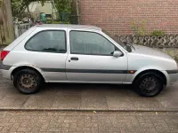 Gebraucht Ford Fiesta 60 PS (44 kW) 2002 Silber Kleinwagen