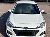 Gebraucht Hyundai i20 Select 84 PS (61 kW) 2021 Weiß Kleinwagen