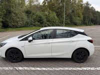 Gebraucht Opel Astra Edition 105 PS (77 kW) 2017 Weiß Kleinwagen