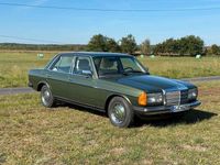 Gebraucht Mercedes E230 136 PS (100 kW) 1983 Grün Limousine