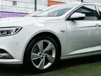 Gebraucht Opel Insignia Dynamic 165 PS (121 kW) 2017 Weiß Kombi