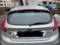 Gebraucht Ford Fiesta 97 PS (71 kW) 2009 Silber Kleinwagen