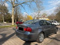 Gebraucht BMW 318 143 PS (105 kW) 2010 Grau Limousine