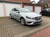 Gebraucht Mercedes A180 Style 122 PS (89 kW) 2015 Silber Limousine