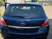 Używany Opel Astra 90 KM (66 kW) 2005 Niebieski Sedan/Limuzyna