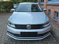 Gebraucht VW Jetta 105 PS (77 kW) 2015 Silber Limousine