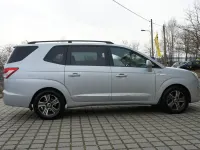 Gebraucht SsangYong Rodius Sapphire 155 PS (114 kW) 2015 Silber Van / Kleinbus