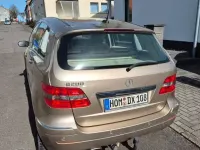 Gebraucht Mercedes B200 136 PS (100 kW) 2006 Gold Van / Kleinbus